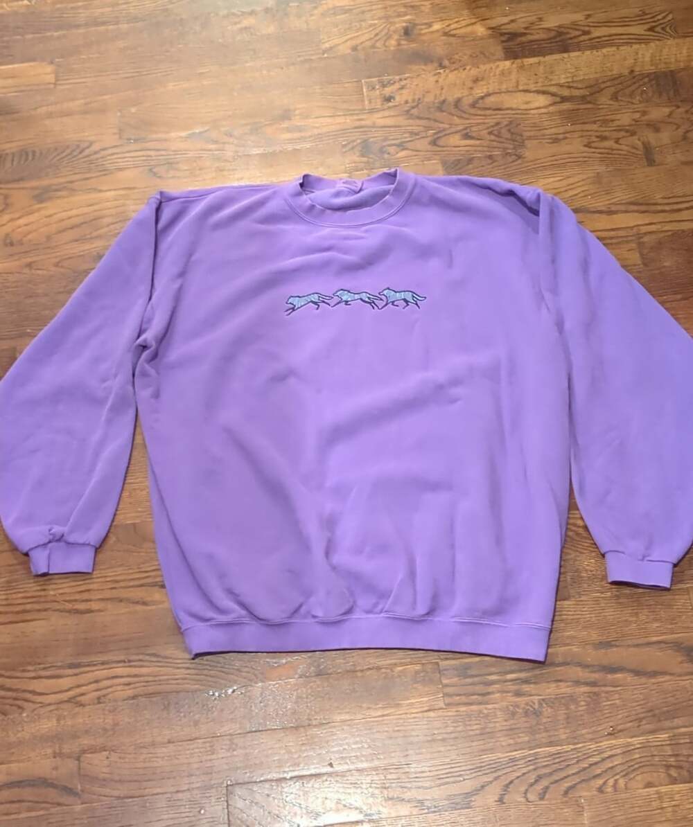Harborside Graphics Sweatshirt Size XL Purple Wolf Embroidered naturecore